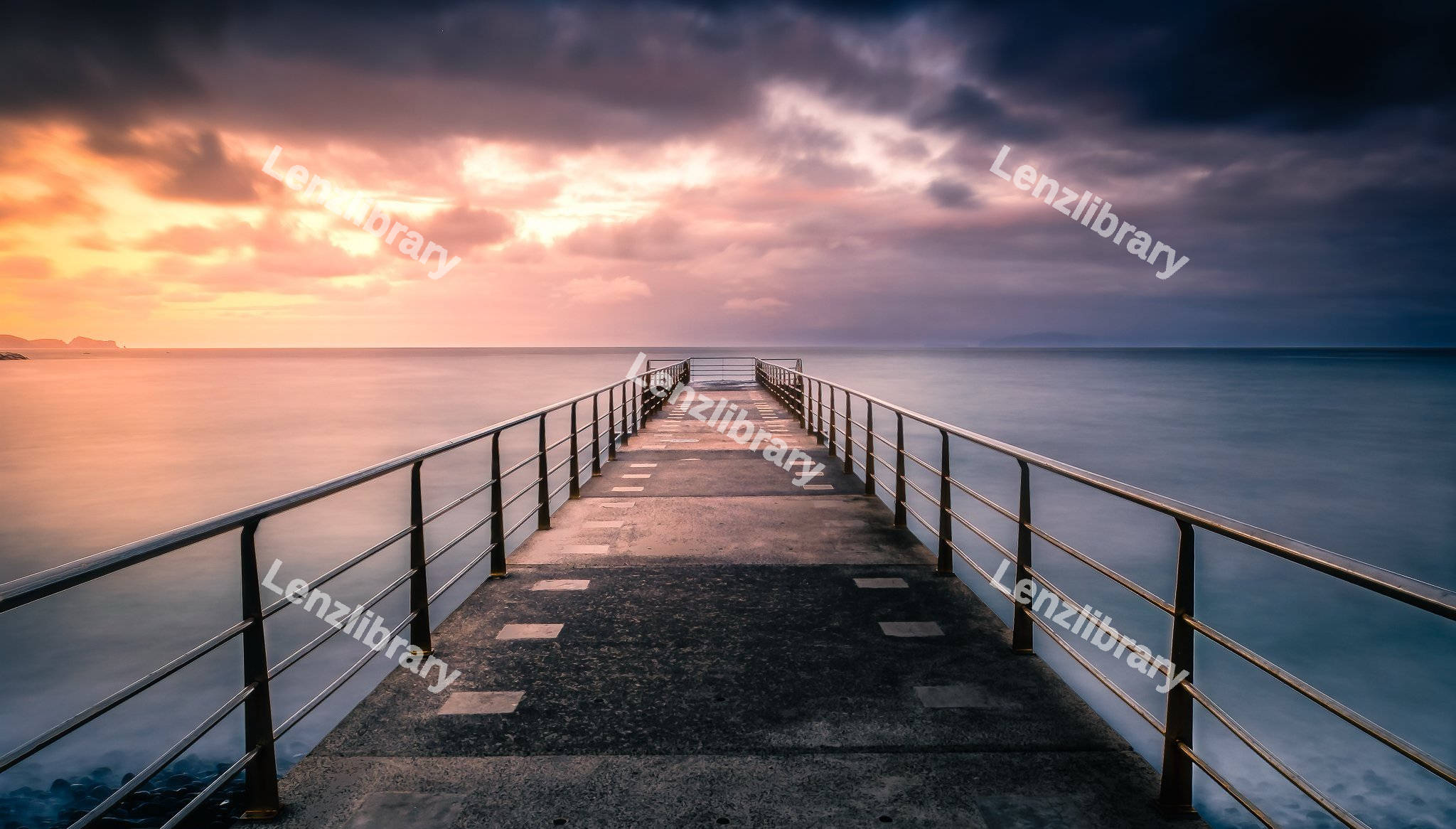 Madalena Do Mar Pier